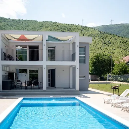 Villa Aqua *