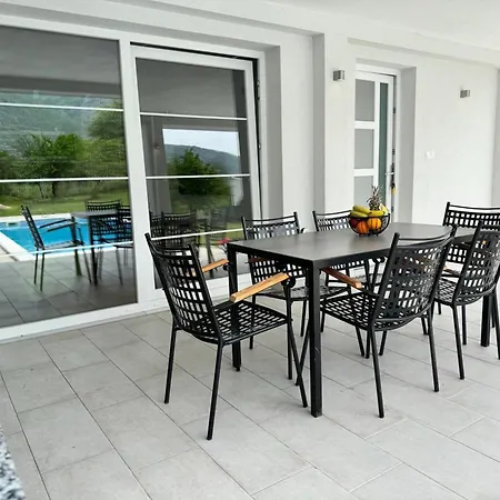 Villa Aqua *